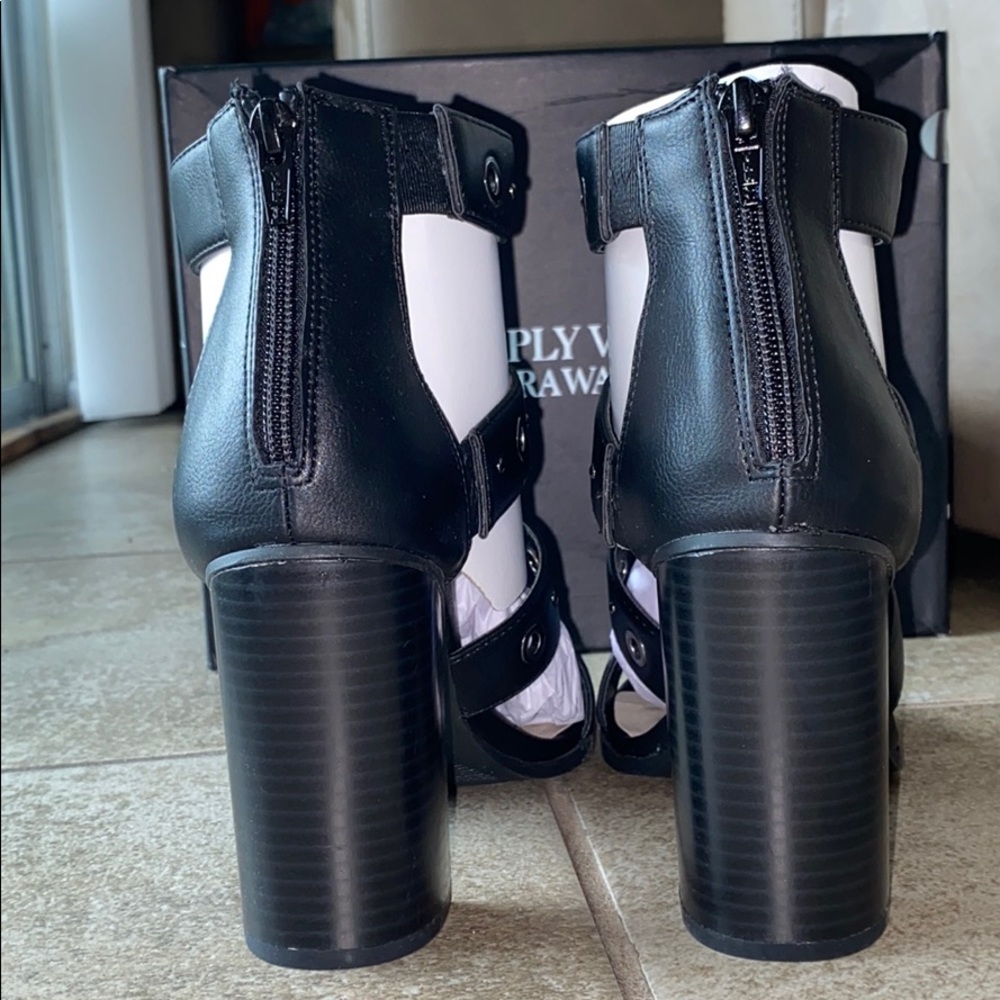 Heels - Picture 4 of 7